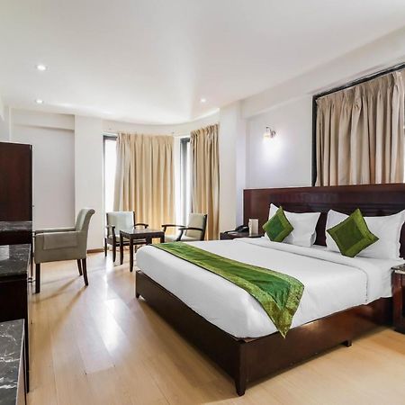 Treebo Trend Hotel Parker Ahmedabad Exteriör bild