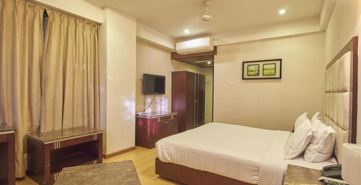 Treebo Trend Hotel Parker Ahmedabad Exteriör bild
