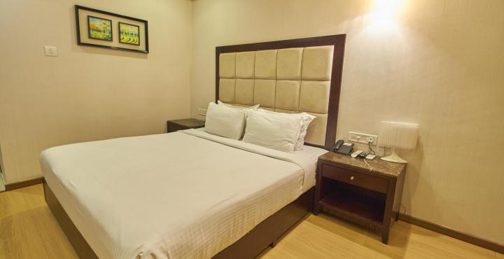 Treebo Trend Hotel Parker Ahmedabad Exteriör bild
