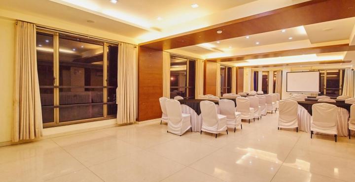 Treebo Trend Hotel Parker Ahmedabad Exteriör bild