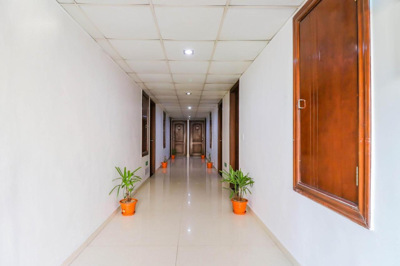Treebo Trend Hotel Parker Ahmedabad Exteriör bild