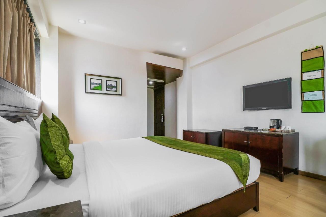 Treebo Trend Hotel Parker Ahmedabad Exteriör bild