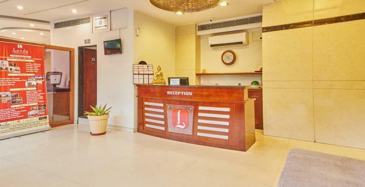 Treebo Trend Hotel Parker Ahmedabad Exteriör bild